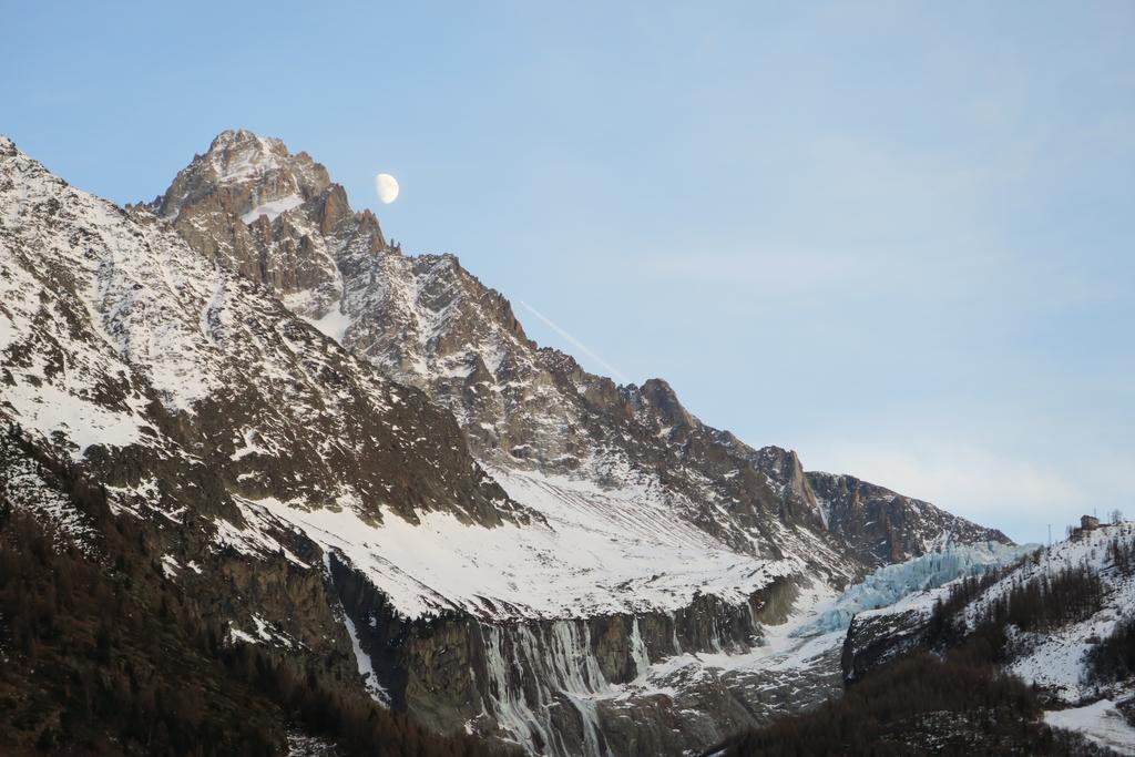 Le Dahu Hotel Chamonix Bagian luar foto