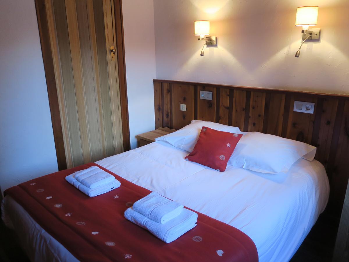 Le Dahu Hotel Chamonix Bagian luar foto